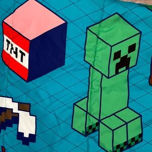Jay Franco Minecraft Isometric Comforter – TNT & Sheep – Twin 64”x86”